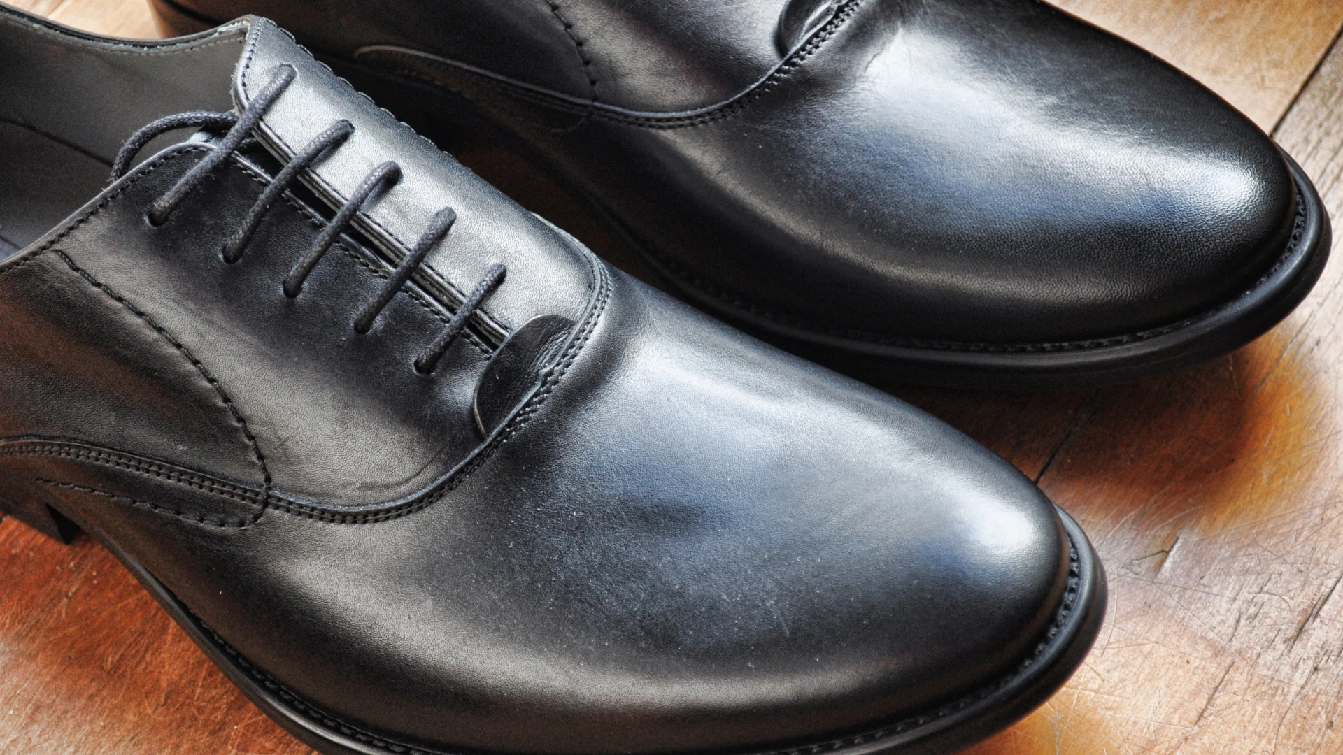 Tips to select the right shoes for your next hike 3 Shoes black